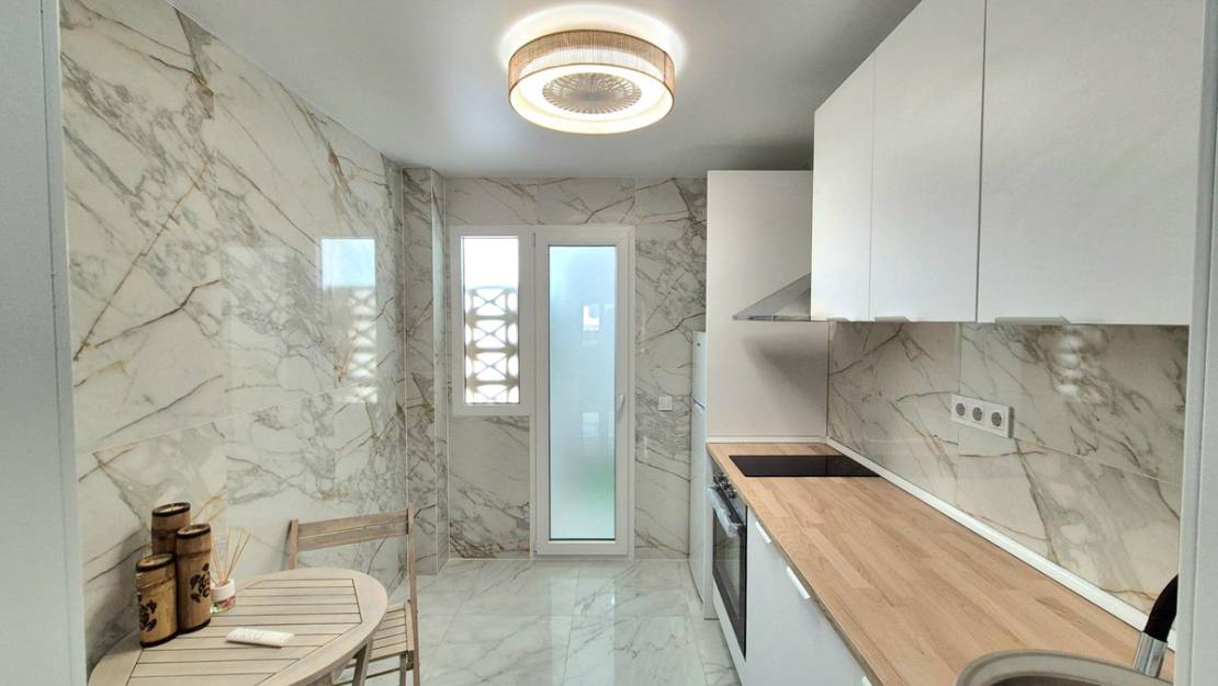 Sale - Apartment - Torrevieja - Torrevieja Centro