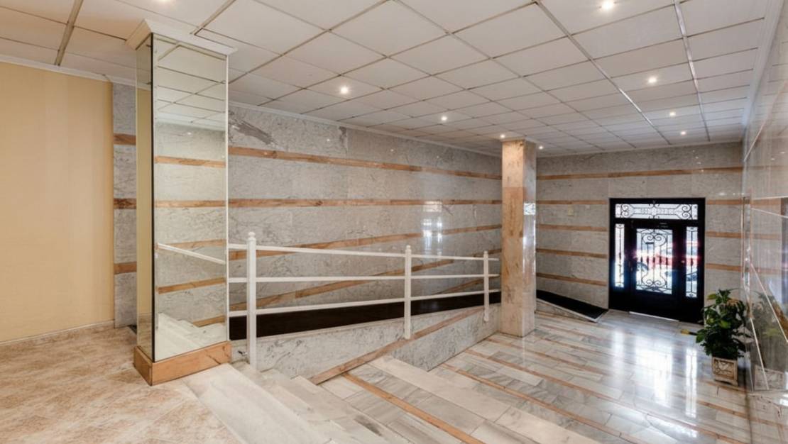 Sale - Apartment - Torrevieja - Torrevieja Centro