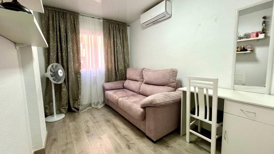 Sale - Apartment - Torrevieja - Torrevieja Centro