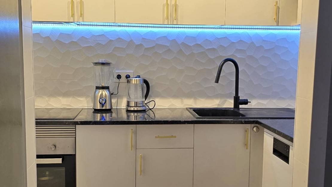 Sale - Apartment - Torrevieja - Torrevieja Centro