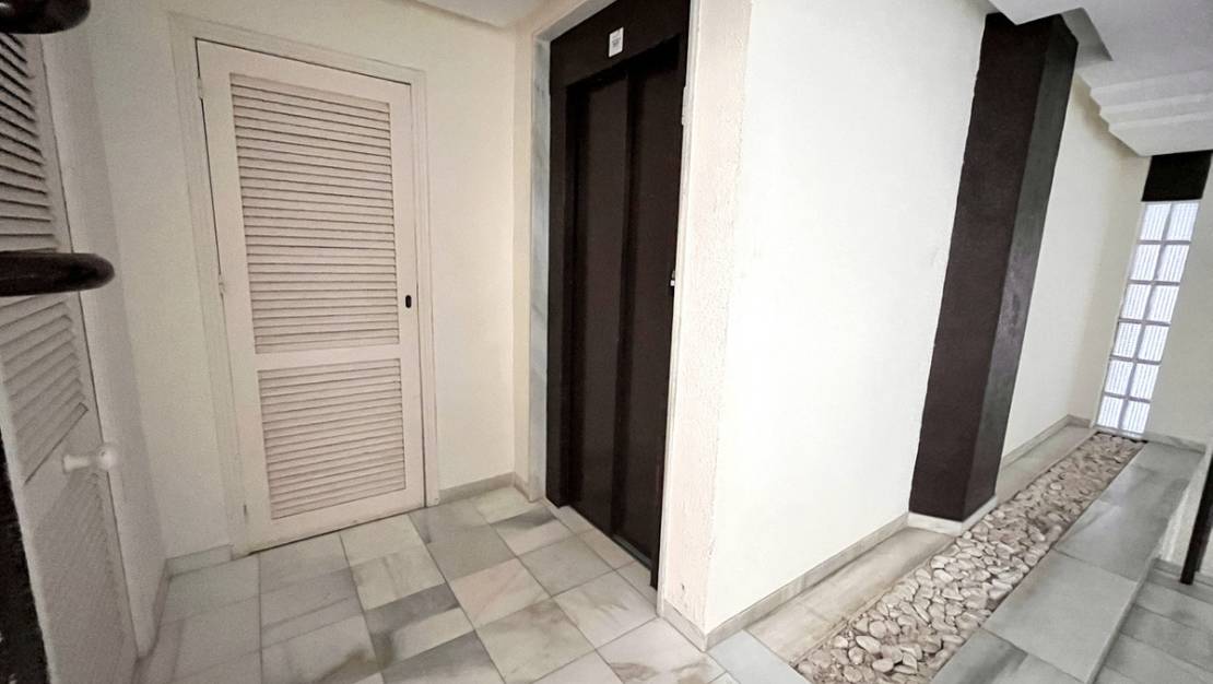 Sale - Apartment - Torrevieja - Torrevieja Centro