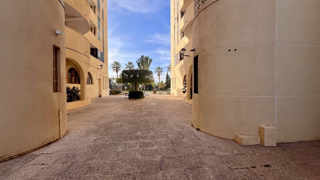 Sale - Apartment - Torrevieja - Torrevieja Centro