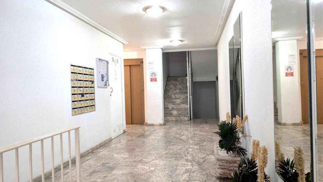 Sale - Apartment - Torrevieja - Torrevieja Centro