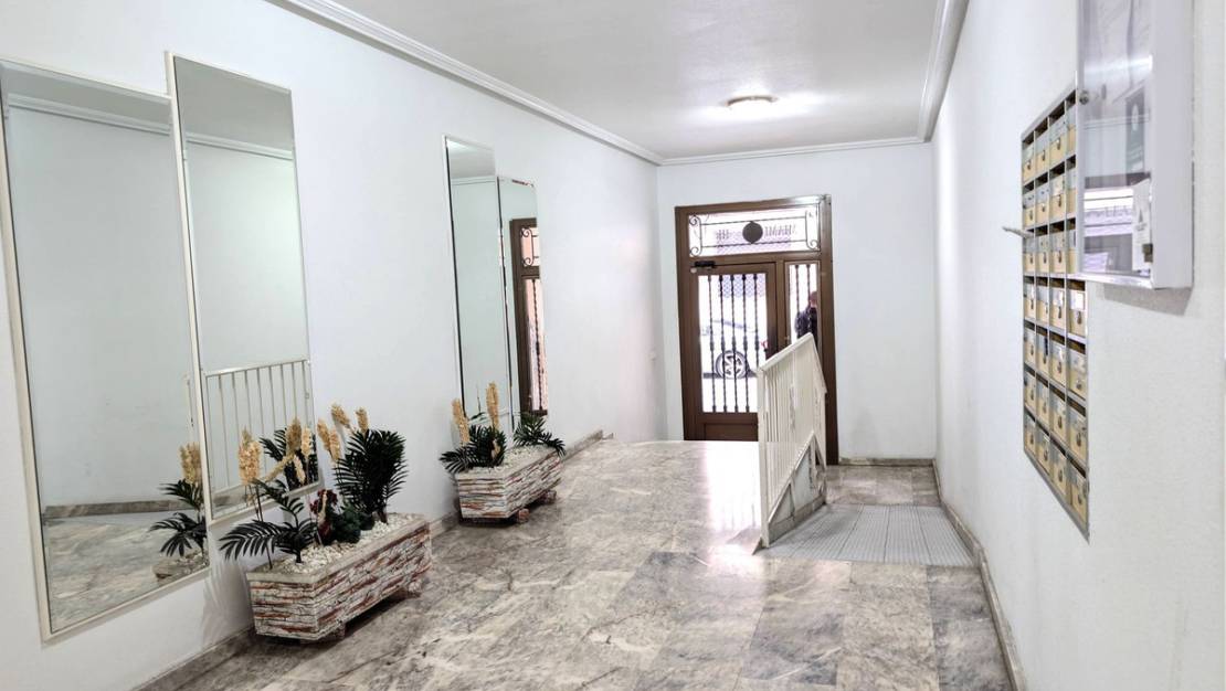 Sale - Apartment - Torrevieja - Torrevieja Centro