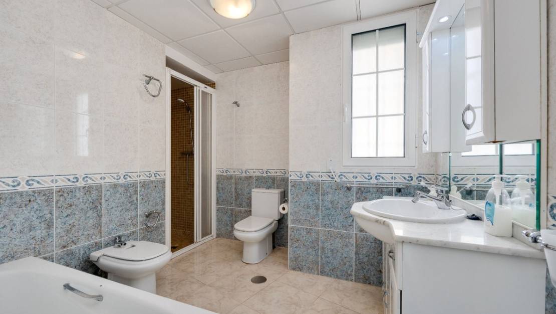 Sale - Apartment - Torrevieja - Torrevieja Centro