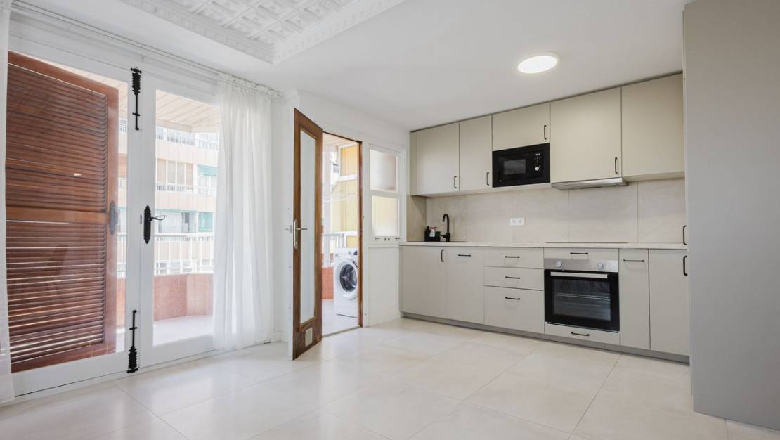 Sale - Apartment - Torrevieja - Torrevieja Centro