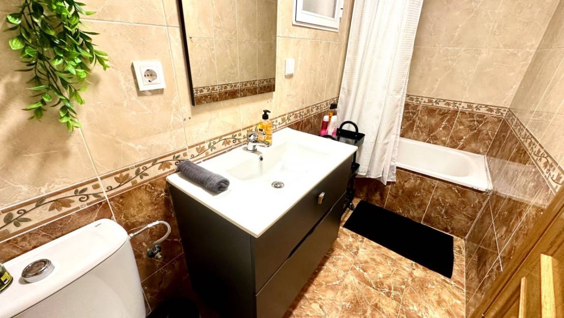 Sale - Apartment - Torrevieja - Torrevieja Centro