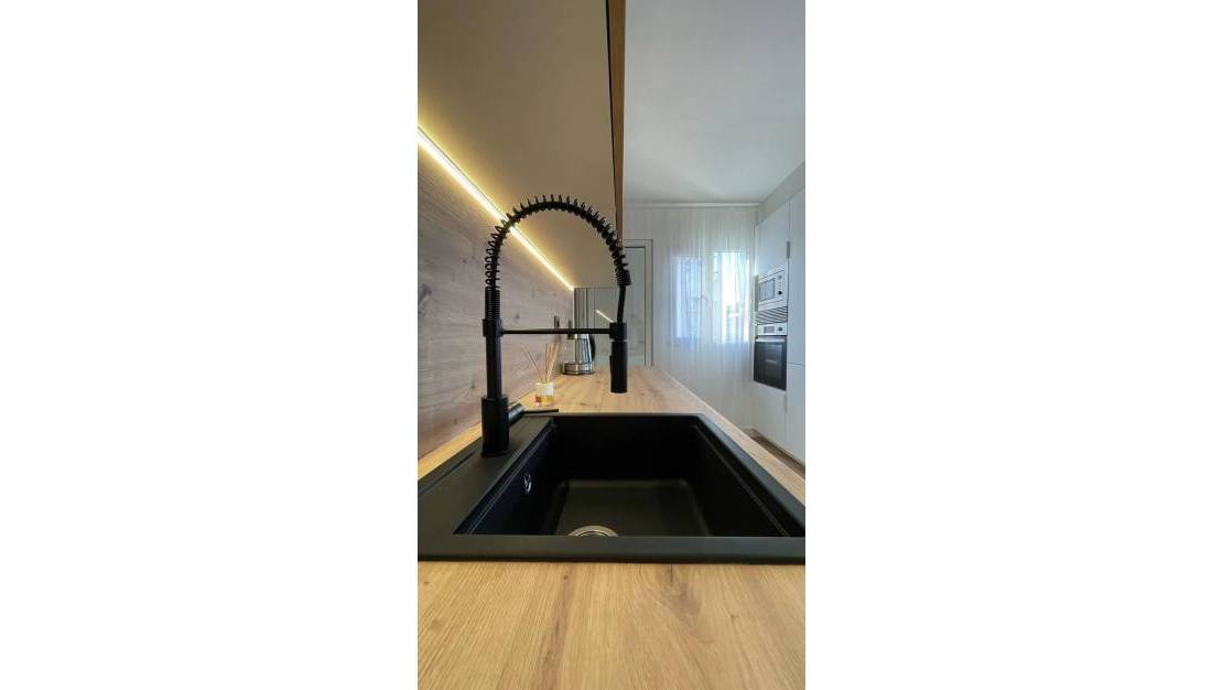 Sale - Apartment - Torrevieja - Torrevieja Centro