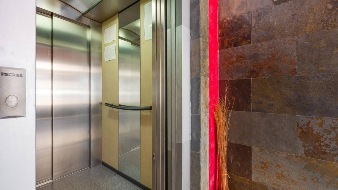 Sale - Apartment - Torrevieja - Torrevieja Centro