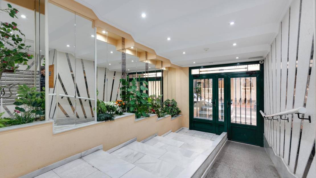 Sale - Apartment - Torrevieja - Torrevieja Centro