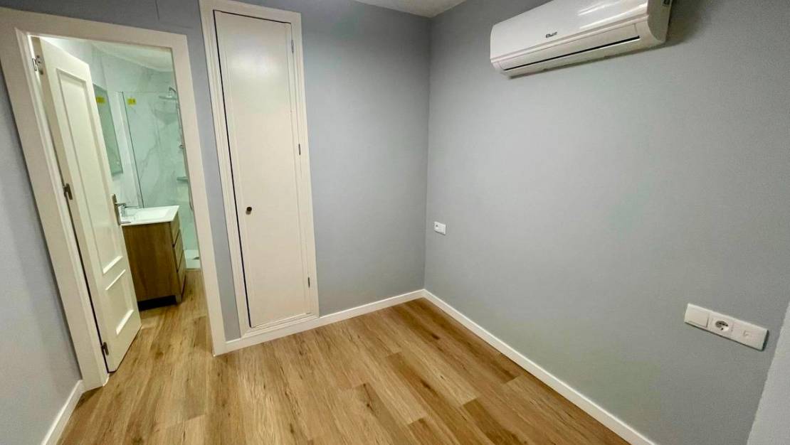 Sale - Apartment - Torrevieja - Torrevieja Centro