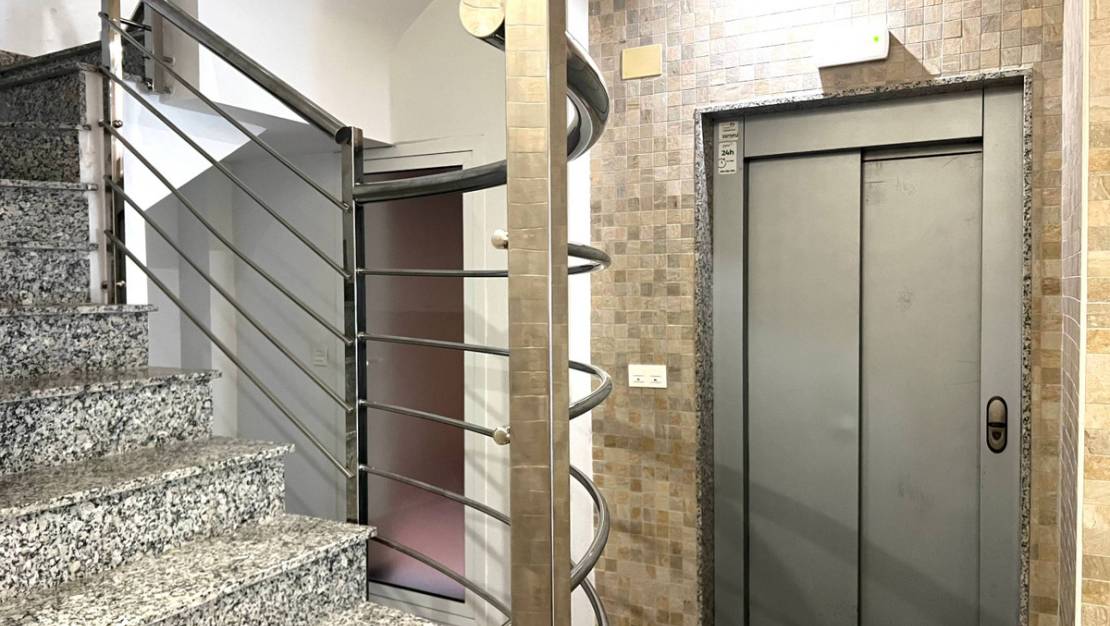 Sale - Apartment - Torrevieja - Torrevieja Centro