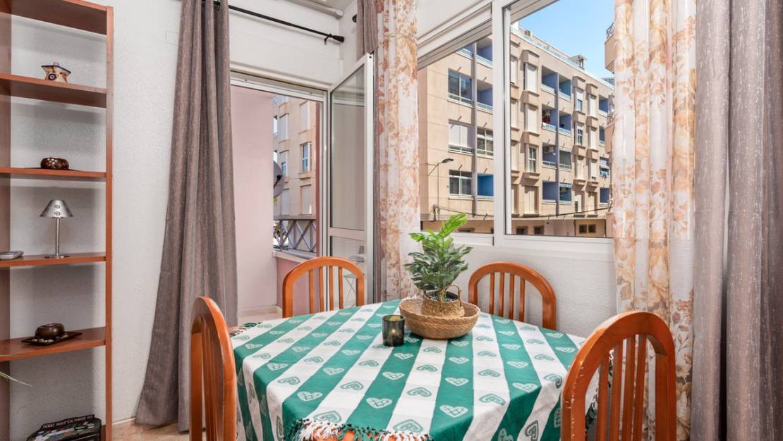 Sale - Apartment - Torrevieja - Torrevieja Centro