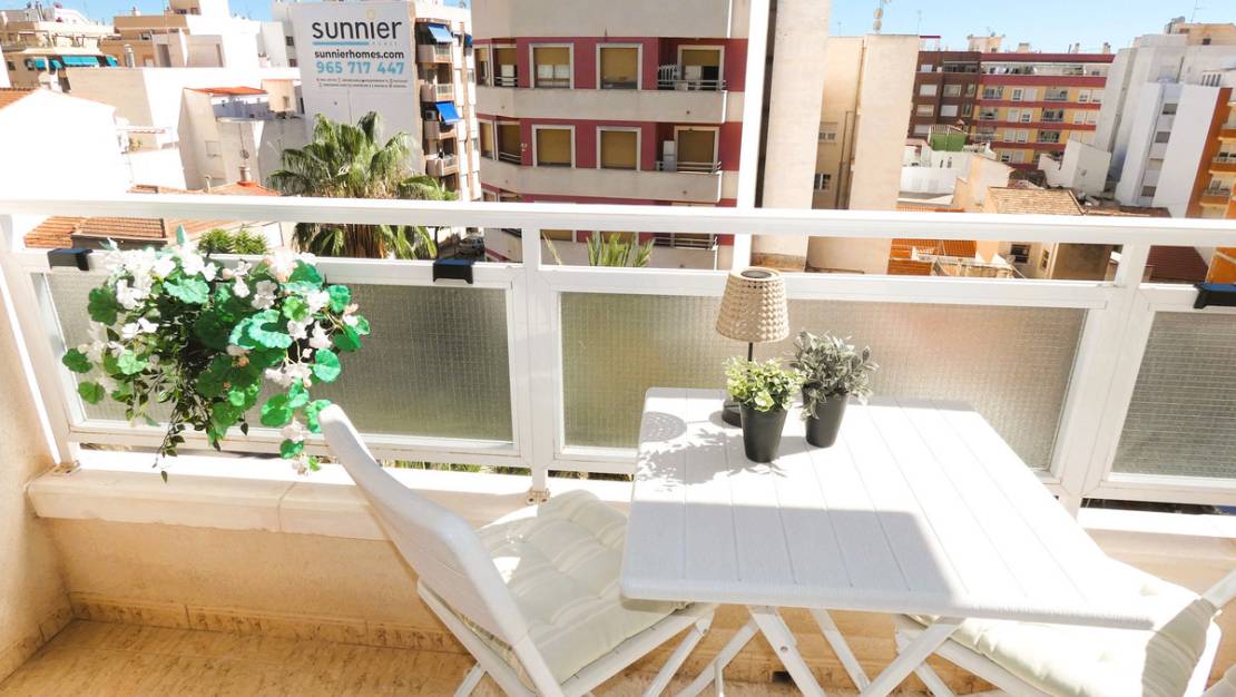 Sale - Apartment - Torrevieja - Torrevieja Centro