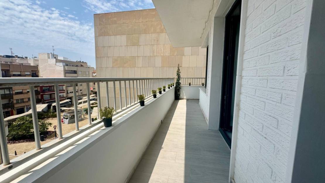 Sale - Apartment - Torrevieja - Torrevieja Centro