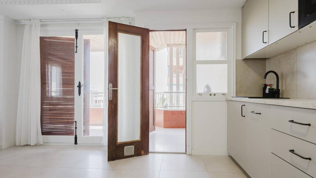 Sale - Apartment - Torrevieja - Torrevieja Centro