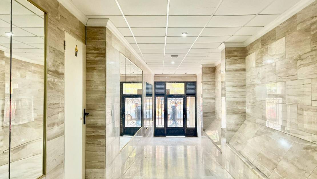 Sale - Apartment - Torrevieja - Torrevieja Centro