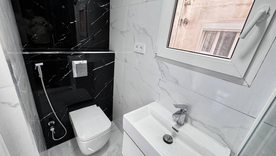 Sale - Apartment - Torrevieja - Torrevieja Centro