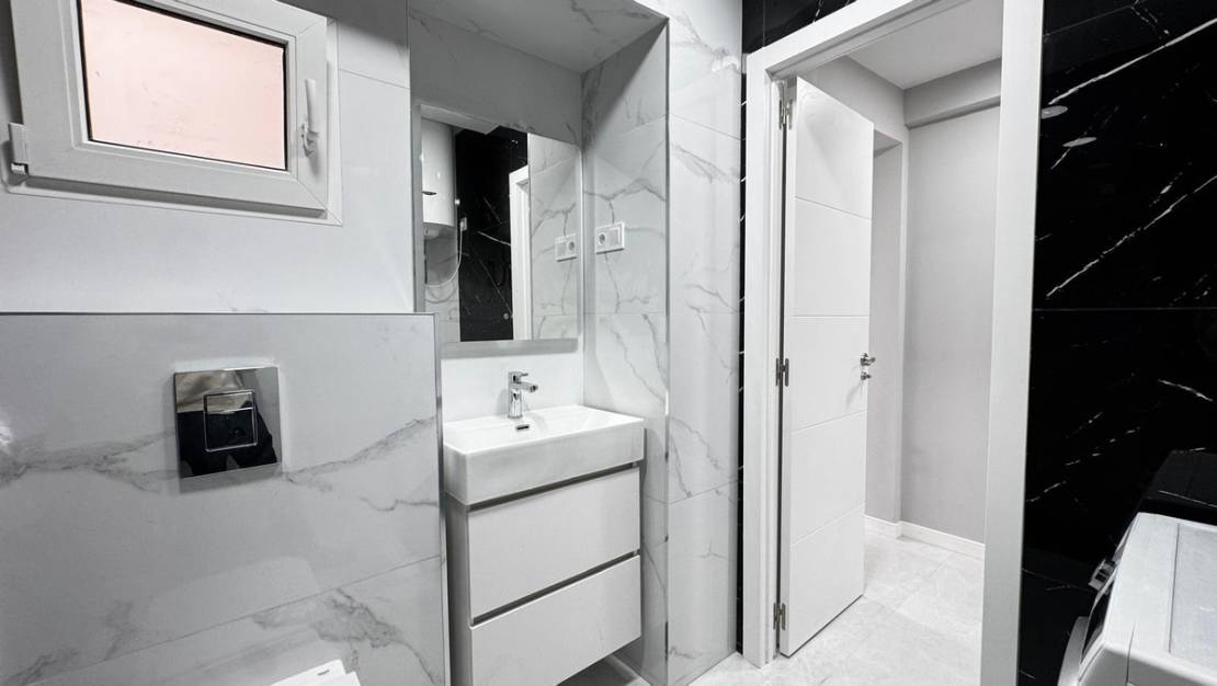 Sale - Apartment - Torrevieja - Torrevieja Centro