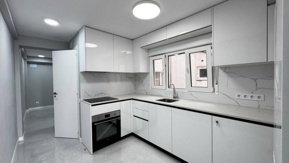 Sale - Apartment - Torrevieja - Torrevieja Centro