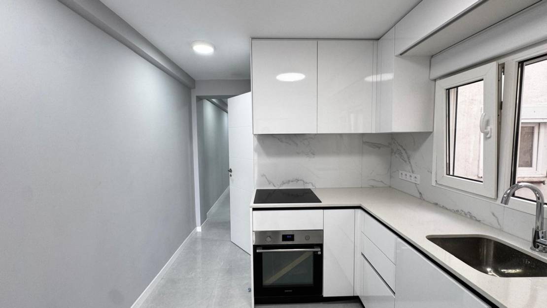 Sale - Apartment - Torrevieja - Torrevieja Centro