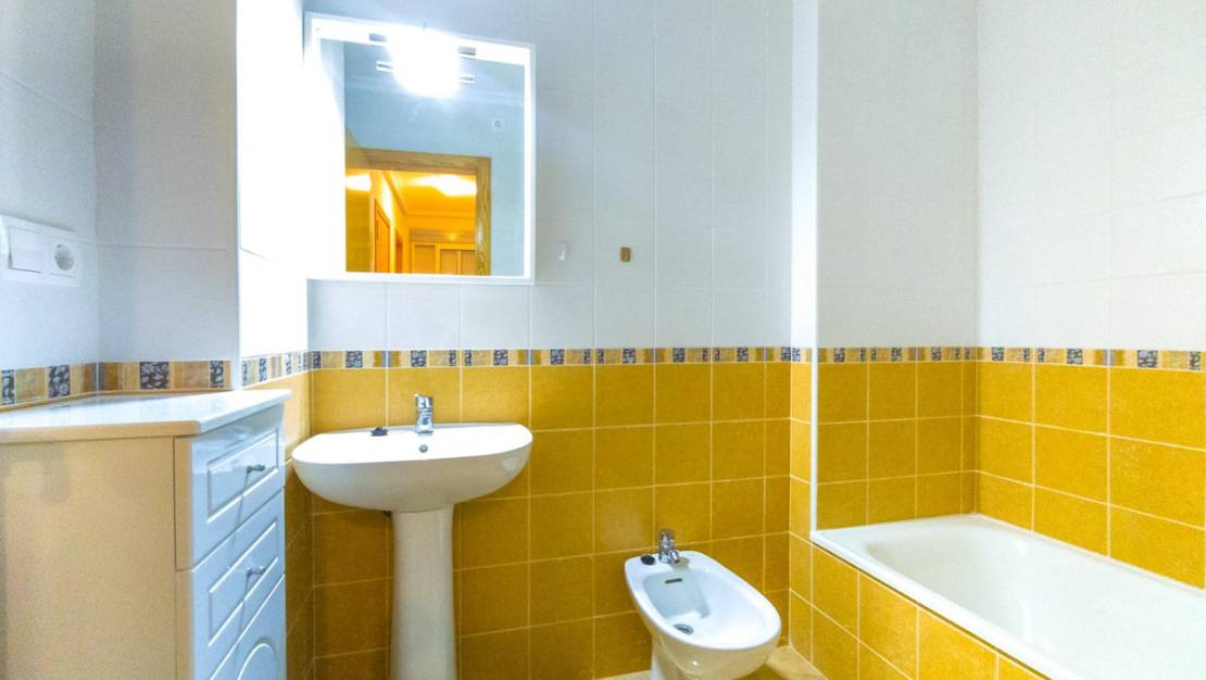 Sale - Apartment - Torrevieja - Torrevieja Centro