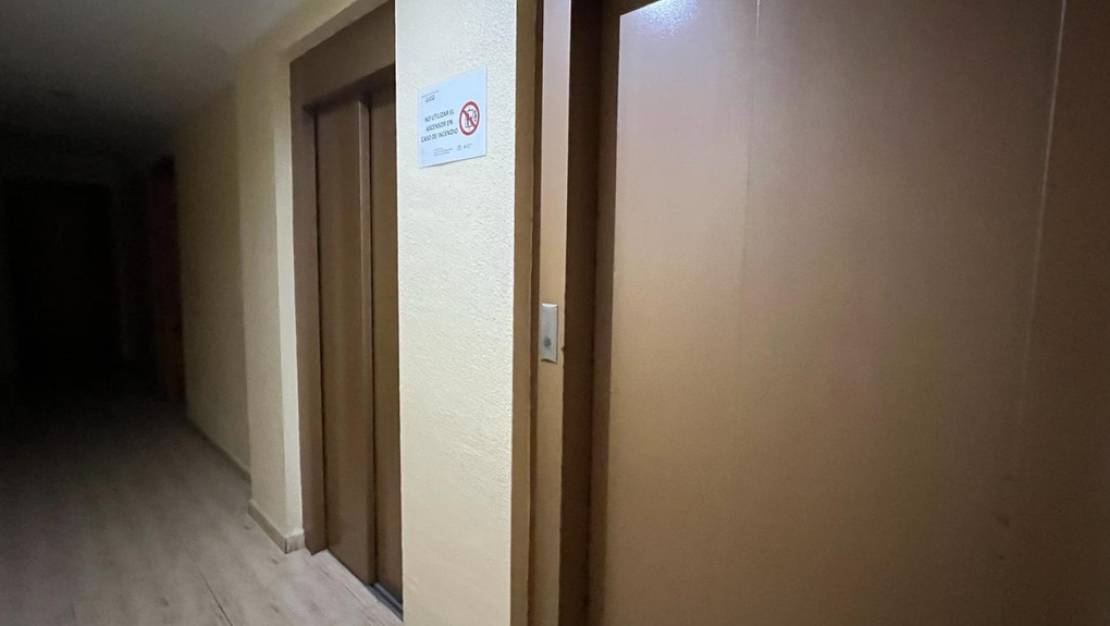 Sale - Apartment - Torrevieja - Torrevieja Centro