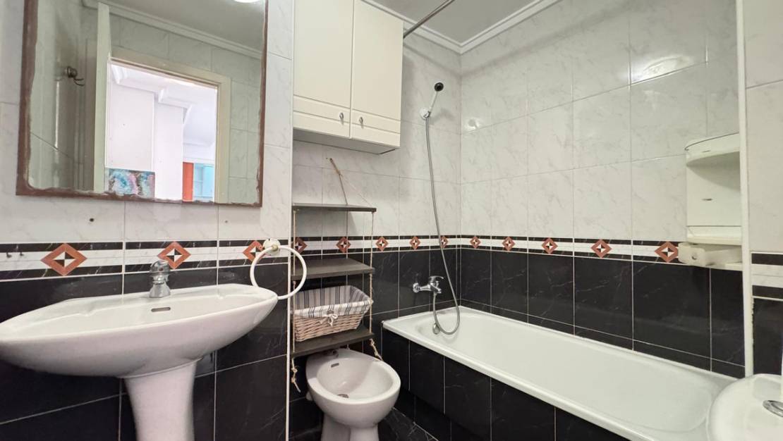 Sale - Apartment - Torrevieja - Torrevieja Centro