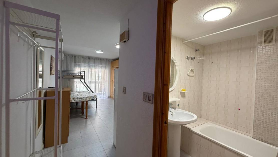 Sale - Apartment - Torrevieja - Torrevieja Centro