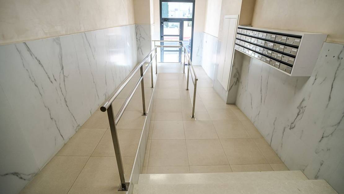 Sale - Apartment - Torrevieja - Torrevieja Centro