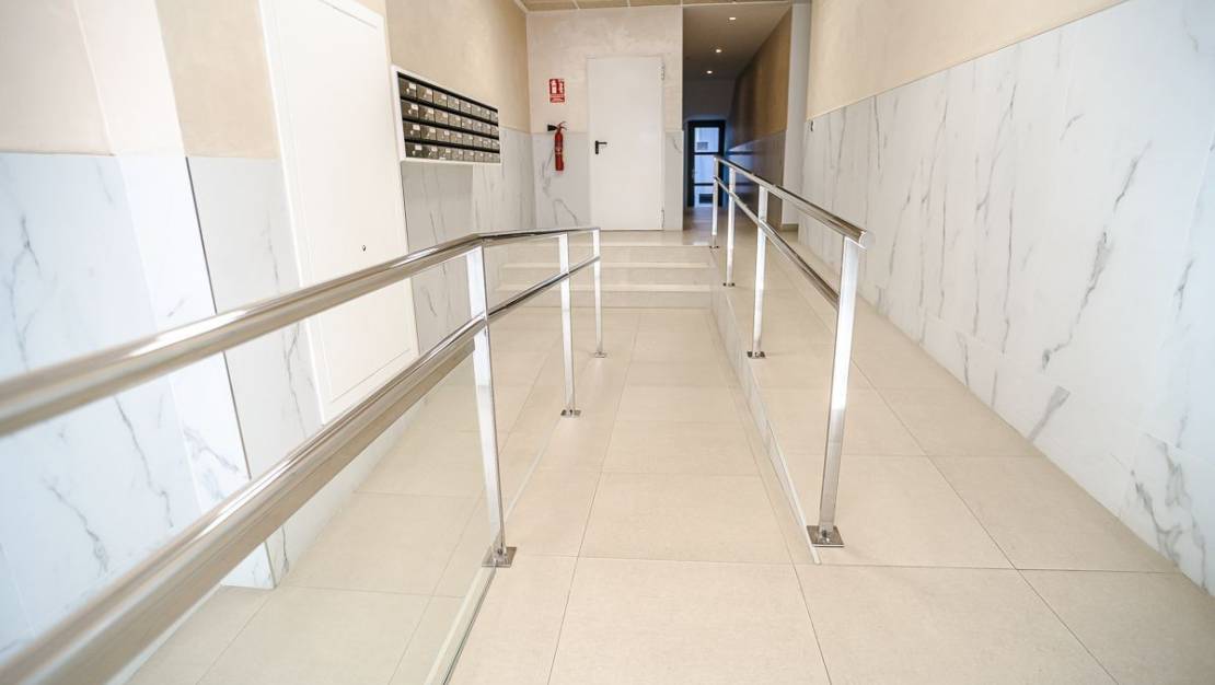 Sale - Apartment - Torrevieja - Torrevieja Centro