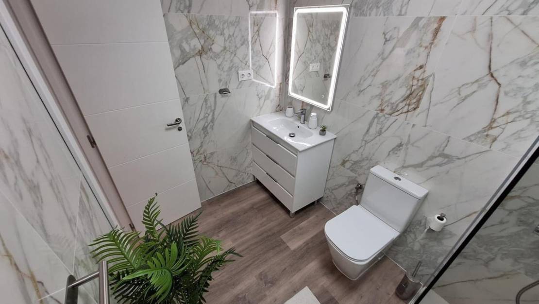 Sale - Apartment - Torrevieja - Torrevieja Centro