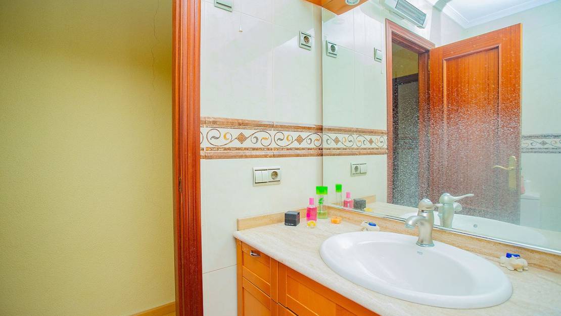 Sale - Apartment - Torrevieja - Torrevieja Centro