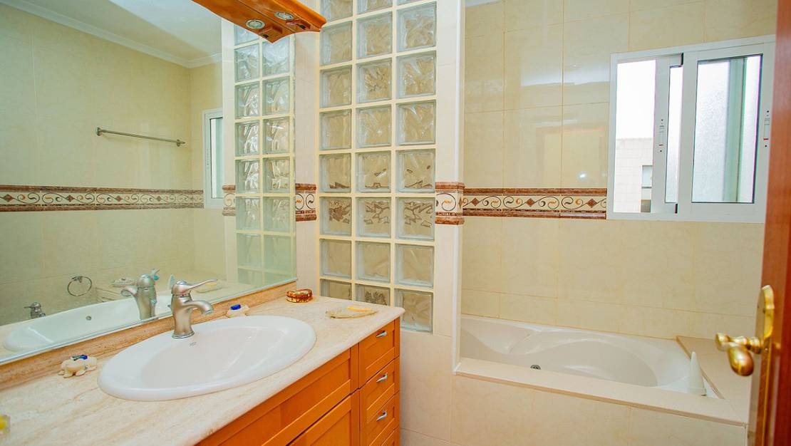 Sale - Apartment - Torrevieja - Torrevieja Centro