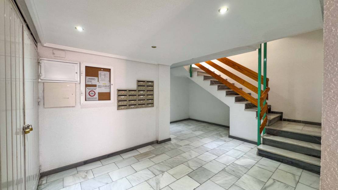 Sale - Apartment - Torrevieja - Torrevieja Centro