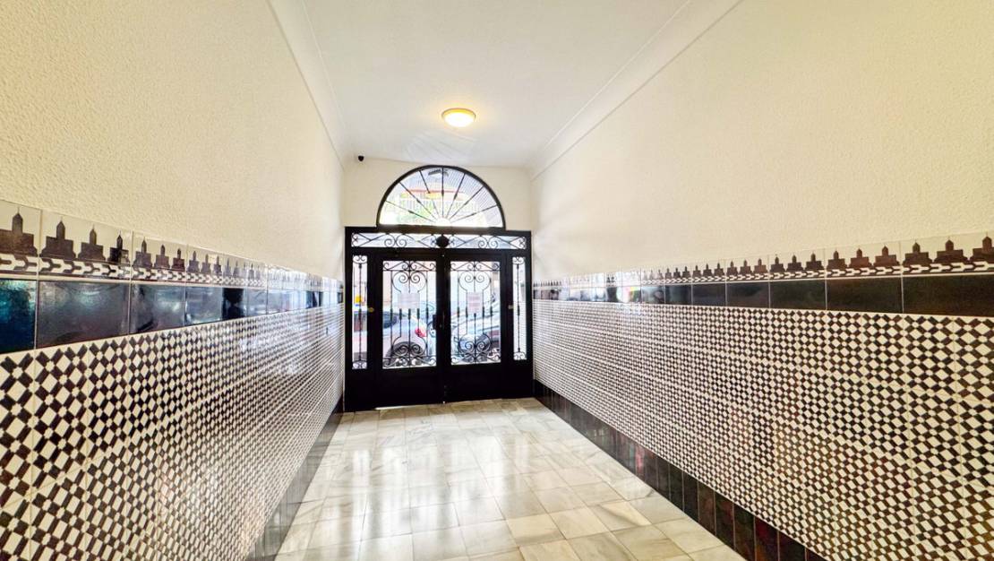 Sale - Apartment - Torrevieja - Torrevieja Centro