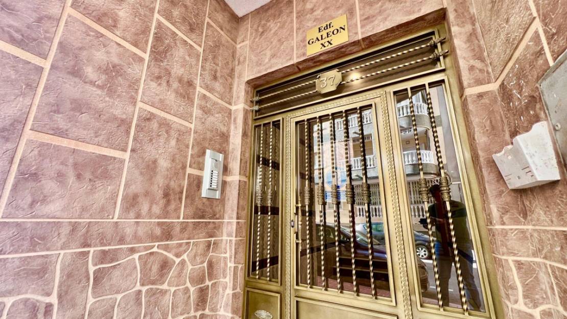 Sale - Apartment - Torrevieja - Torrevieja Centro