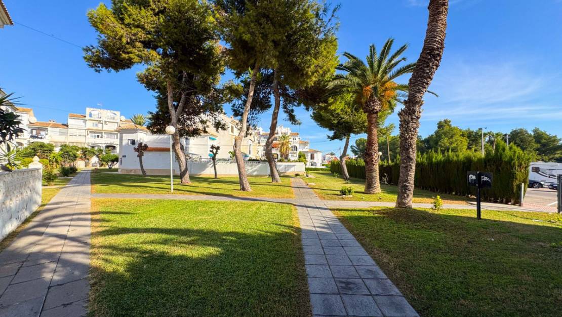 Sale - Apartment - Torrevieja - Torrevieja Centro