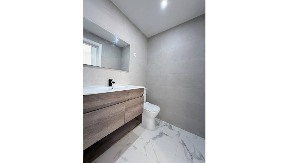 Sale - Apartment - Torrevieja - Torrevieja Centro