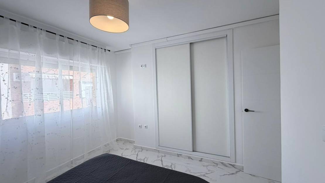 Sale - Apartment - Torrevieja - Torrevieja Centro