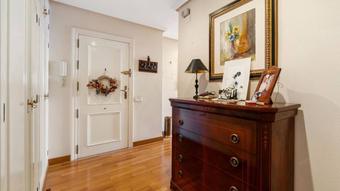 Sale - Apartment - Torrevieja - Torrevieja Centro