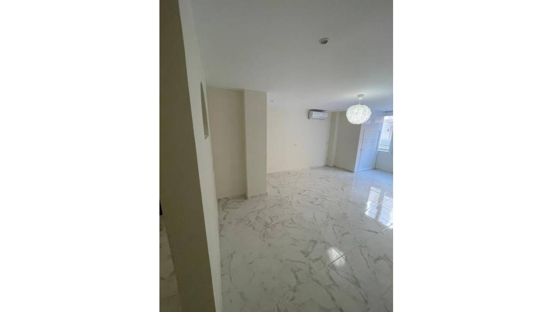 Sale - Apartment - Torrevieja - Torrevieja Centro