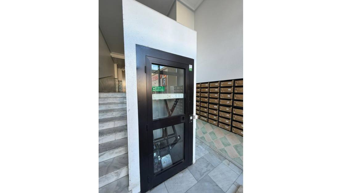 Sale - Apartment - Torrevieja - Torrevieja Centro