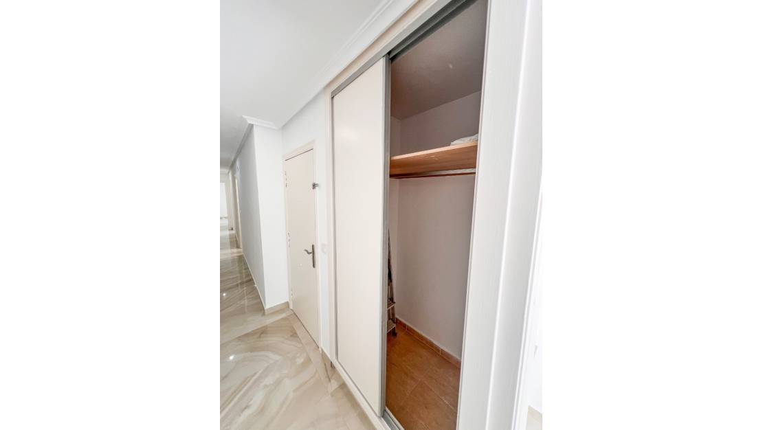 Sale - Apartment - Torrevieja - Torrevieja Centro