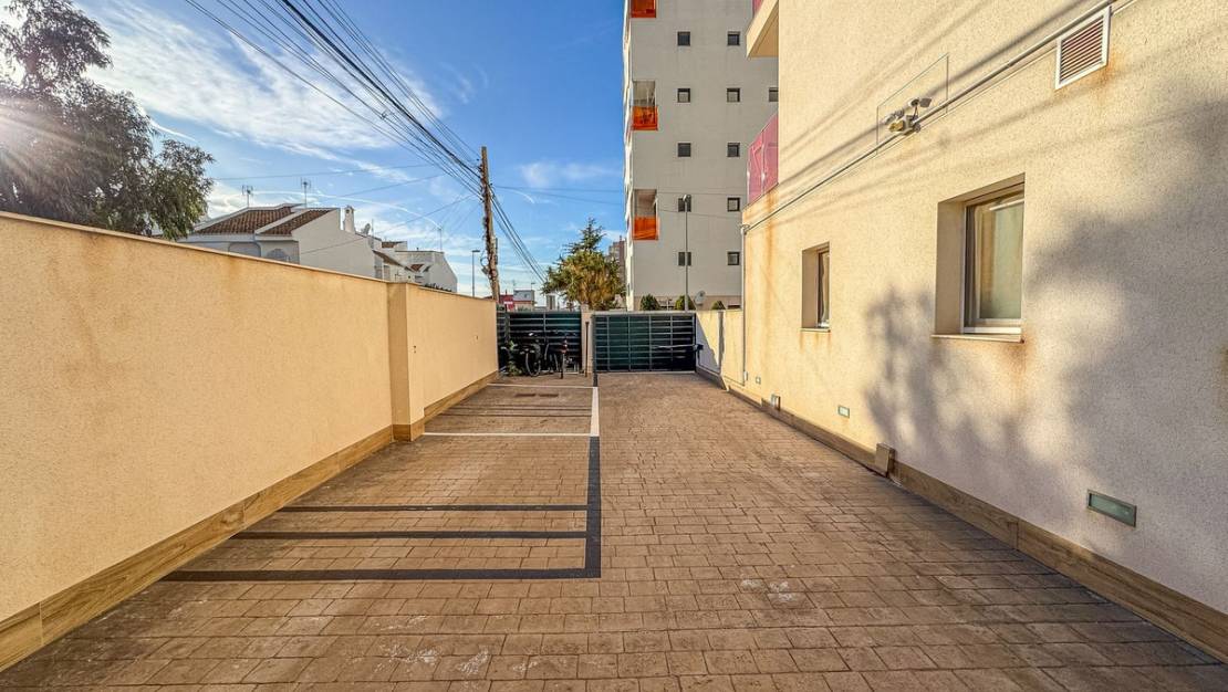 Sale - Apartment - Torrevieja - Torrevieja Centro