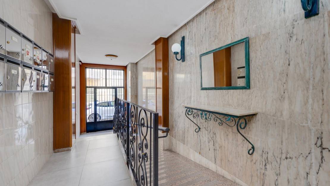 Sale - Apartment - Torrevieja - Torrevieja Centro