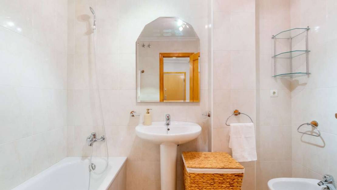 Sale - Apartment - Torrevieja - Torrevieja Centro