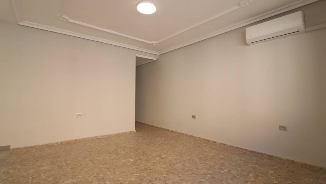 Sale - Apartment - Torrevieja - Torrevieja Centro