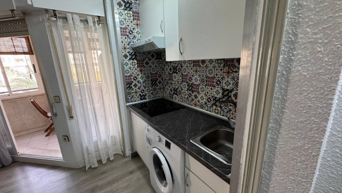 Sale - Apartment - Torrevieja - Torrevieja Centro