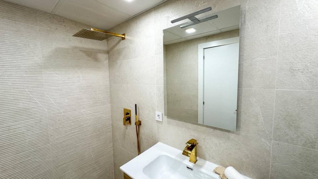 Sale - Apartment - Torrevieja - Torrevieja Centro